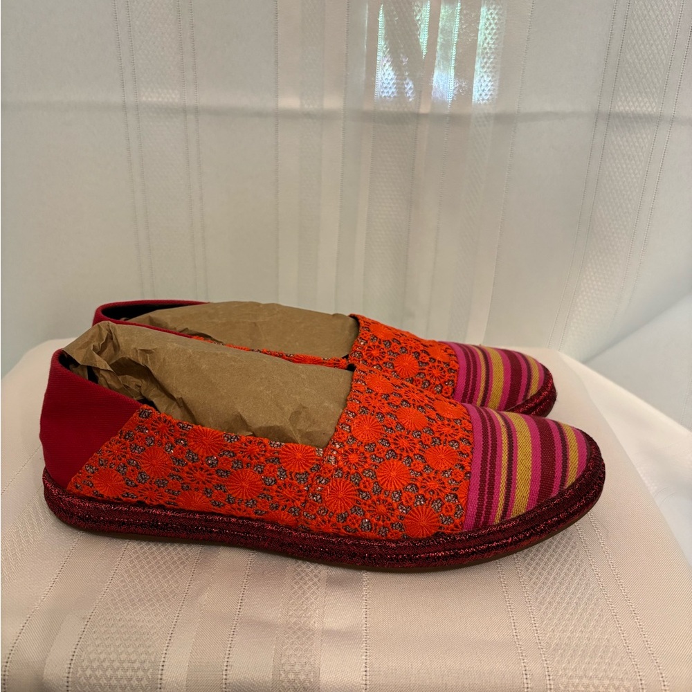 NWOT - GEOX - Colorful Women's Slip-On Shoes